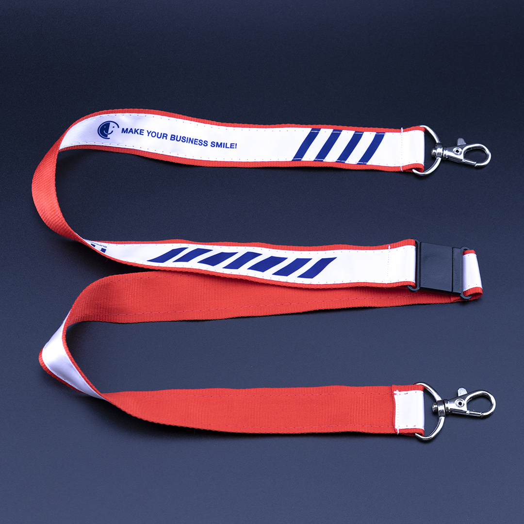 Lanyard s dvěma karabinami prémium Lanyard s dvěma karabinami prémium